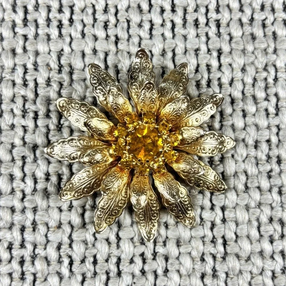 Vintage 50s Gold Amber Rhinestone Sunburst Brooch Pin Filigree Etched